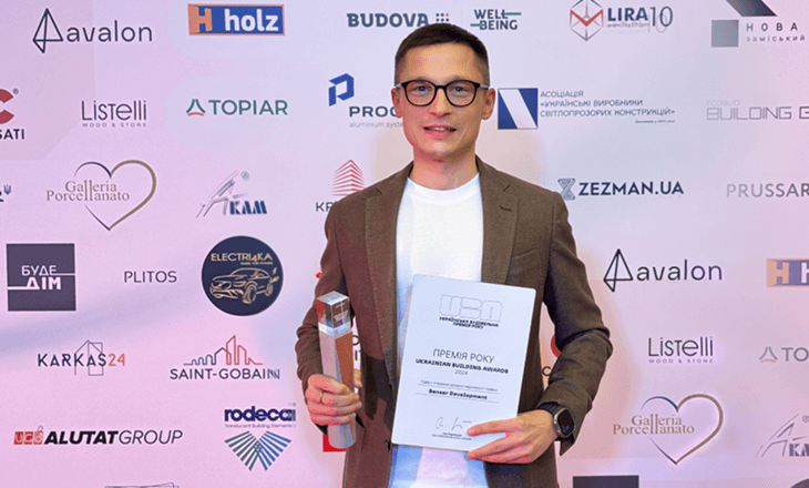https://smartstory.uz.ua/wp-content/uploads/2025/07/dev-hero-1.png